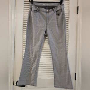 DG2 Diane Gilman - (Plus-Size) Light Grey Jeans With Pockets